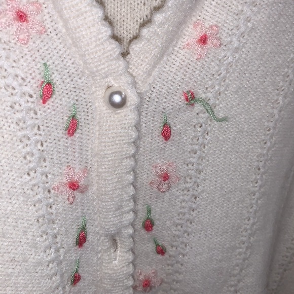 button up cardigan - Picture 2 of 3